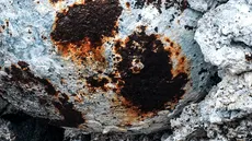 Geólogos descubren que los residuos industriales se están convirtiendo en roca tras tan solo 35 años, según estudio científico