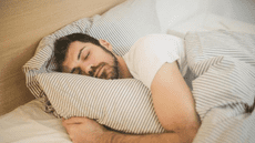 Dormir a bajas temperaturas mejora la calidad de sueño y activa el metabolismo, según científica de Dinamarca