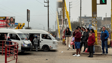 Transportistas obligados a suspender paro: "Despidieron choferes por protestar"