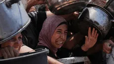 Israel lanza ayuda humanitaria por paracaídas en Gaza ante riesgo de hambruna, tras críticas de agencias internacionales