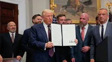 Trump firmó decreto y anuncia nuevos aranceles a decenas de países a partir del 7 de agosto: lista completa