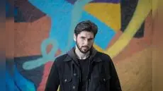 Jason Day: “La manera en que cae una dictadura en Perú para que aparezca una democracia frívola sería un buen thriller”