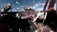 China retrasa el regreso de 3 astronautas mientras investiga el impacto de un objeto espacial e inesperado en la nave