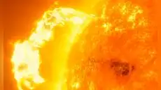 El Sol entra en erupción: una llamarada solar provoca apagones de radio y auroras boreales en el planeta El Sol entra en erupción: una llamarada solar provoca apagones de radio y auroras boreales en el planeta