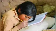 Brechas de género y abandono estatal agudizan deserción escolar en Perú: uno de cada tres menores no concluye el colegio Brechas de género y abandono estatal agudizan deserción escolar en Perú: uno de cada tres menores no concluye el colegio