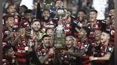 Flamengo se coronó tetracampeón de la Copa Libertadores luego de derrotar al Palmeiras en el estadio Monumental