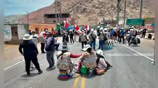 Arequipa: mineros informales bloquean la Panamericana Sur por la ampliación del Reinfo