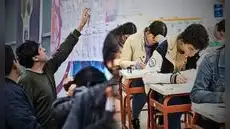 Beca 18: Minedu admite que con presupuesto recortado alcanza solo para 2.000 vacantes; jóvenes anuncian movilización Beca 18: Minedu admite que con presupuesto recortado alcanza solo para 2.000 vacantes; jóvenes anuncian movilización