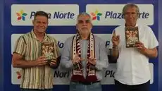 “Tricampeones”: el libro de Pedro Ortiz Bisso que revive la pasión y la gloria del reciente ciclo campeón de Universitario “Tricampeones”: el libro de Pedro Ortiz Bisso que revive la pasión y la gloria del reciente ciclo campeón de Universitario