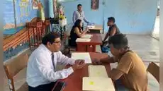 Entregan sentencias certificadas a internos del penal de Pucchún