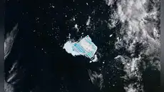 Adiós a un gigante de la Antártida: el iceberg A23a brilló de azul antes de desintegrarse en el océano