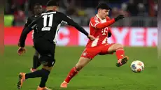 Felipe Chávez, promesa del Bayern Múnich, hace historia al ingresar a la lista de 11 peruanos que jugaron en la Bundesliga Felipe Chávez, promesa del Bayern Múnich, hace historia al ingresar a la lista de 11 peruanos que jugaron en la Bundesliga