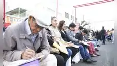 Ex trabajadores públicos cesados ya podrán retirar compensación económica