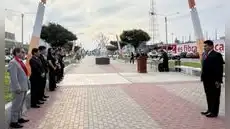 Presidente de Corte lidera izamiento del pabellón nacional en el frontis de la Sede Judicial