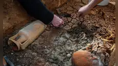 Los arqueólogos quedaron sorprendidos cuando abrieron la tapa de un sarcofago romana sellada de 1.700 años de antiguedad