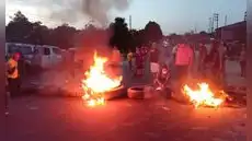 Iquitos: padres bloquean carretera y exigen la reconstrucción de colegio