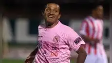 Anuncian película de Carlos 'Kukín' Flores, leyenda del fútbol peruano considerado el "verdadero 10 de la calle"