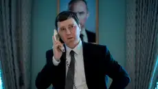 Paul Dano es el asesor de Putin en la película 'El mago del Kremlin'