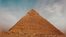 Los arqueólogos introdujeron un robot en la gran pirámide y quedaron asombrados: un corredor oculto que cambiará la historia