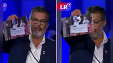 Llaman la atención al médico José Recoba de Fuerza Popular por mostrar una foto de Pedro Castillo durante el debate