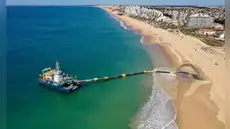 Portugal invierte casi 15 millones de euros para trasladar millones de toneladas de arena y salvar sus playas más emblemáticas