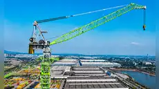 China presenta una gigantesca grúa capaz de instalar turbinas eólicas de nueva generación: puede levantar más de 200 toneladas