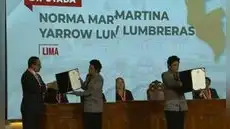 Norma Yarrow rechaza foto con Burneo en entrega de credenciales y asistentes la critican: "Malcriada, más respeto"