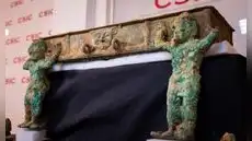 Hallan en España un carro ceremonial de bronce de Tarteso sin precedentes y con figuras mitológicas de hace 2.500 años