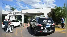 Vivienda donde Jair Bolsonaro cumple prisión domiciliaria es intervenida por la Policía en busca de armas