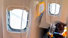 Pasajero fue succionado fuera de un avión tras romperse una ventanilla en pleno vuelo: otros viajeros evitaron una tragedia