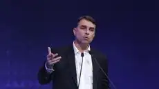 Jair Bolsonaro excluye a su esposa y elige a su hijo Flávio como candidato para la Presidencia de Brasil