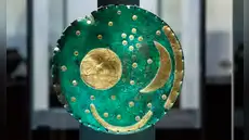Unos saqueadores desenterraron un raro disco de bronce que podría ser el primer mapa astronómico de la humanidad