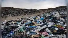 La montaña de más de 60.000 toneladas de ropa que crece cada año en este país de América Latina: puede verse desde el espacio