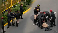 Gran Parada Militar: jinete de la Policía Nacional del Perú sufre aparatosa caída