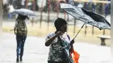 Caracas queda bajo el agua tras intensas lluvias que dejan tres muertos y arrasan zonas afectadas por el sismo