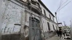 Entre la precariedad y obras paralizadas, miles de colegios están en riesgo ante El Niño y sismos