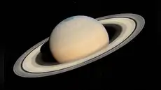 Astrónomos descubren una estructura geométrica de 10 lados que gira en la atmósfera de Saturno Astrónomos descubren una estructura geométrica de 10 lados que gira en la atmósfera de Saturno