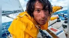 El marinero que naufragó solo en el Atlántico y sobrevivió 76 días en una balsa de 1,8 metros: nadie sabía que estaba perdido