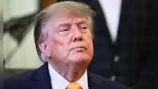 Trump presenta el posible nuevo uniforme de la Fuerza Espacial de EE. UU. y las redes lo comparan por su diseño con un traje nazi Trump presenta el posible nuevo uniforme de la Fuerza Espacial de EE. UU. y las redes lo comparan por su diseño con un traje nazi