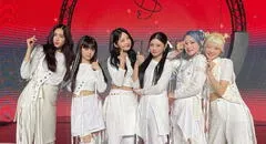 EVERGLOW: E:U dejó el puesto de líder tras dos años del debut grupal