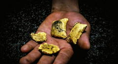 El científico que logró fabricar oro en un experimento (y por qué su método no se usa ahora)