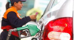 Combustibles: ¿por qué los precios en los grifos demoran en bajar?