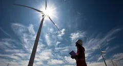 Controversia por norma que encarecería energías renovables en el Perú