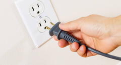 ¿Qué electrodomésticos debes desenfuchar para reducir el consumo de luz?