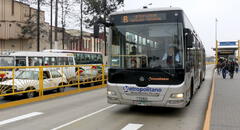 ¿Qué sucede si invado el carril exclusivo del Metropolitano y cuáles son las excepciones?