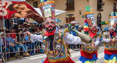 Cientos de turistas llegan a Cajamarca para celebrar el inicio del carnaval