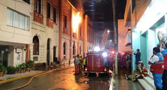 Local de la Corte de Justicia de Lambayeque se incendia por cortocircuito tras intensas lluvias