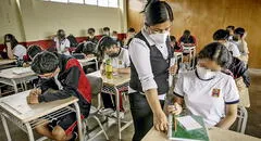 Gobierno oficializa aumento a 405.000 docentes de colegios públicos