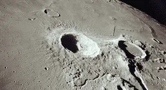 Científicos chinos encuentran en la Luna una reserva de agua de 270.000 millones de toneladas