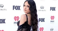 Becky G reapareció sin anillo de compromiso luego de que su novio admitiera haberle sido infiel